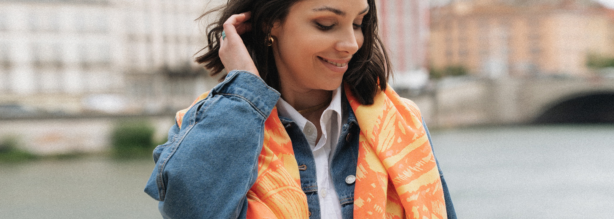 Scarves as fashion accessories to help you stand out from the crowd￼