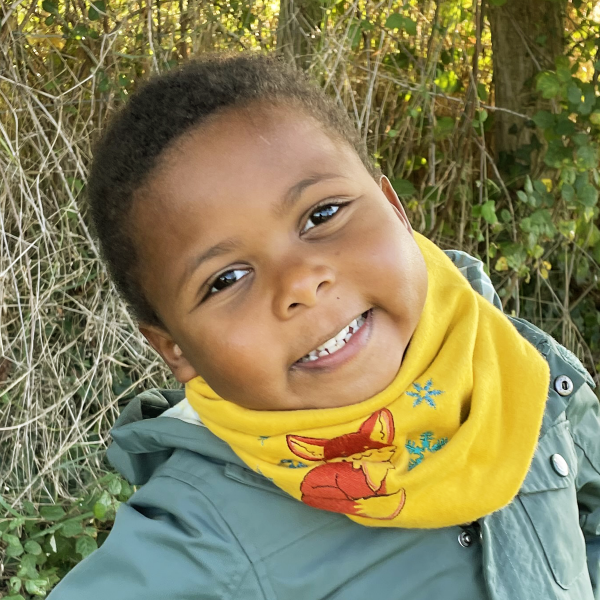 Some tips for choosing a scarf or neckerchief for your child
