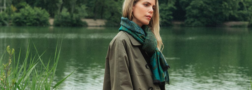 How to Choose a Wool Scarf Based on Your Body Type
