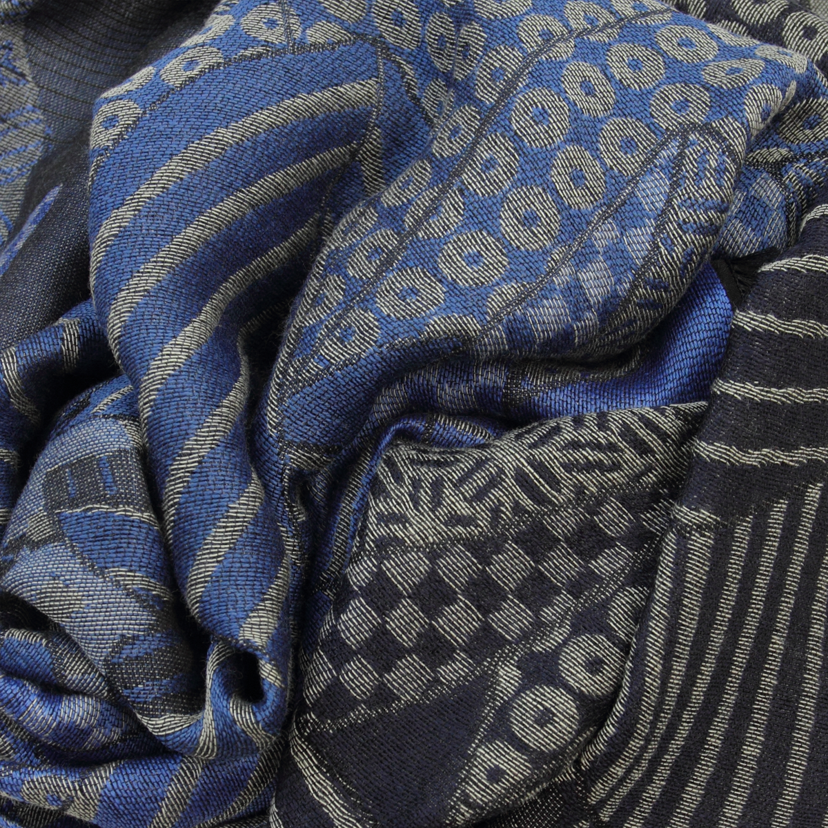 Wool stole man and woman in natural materials | art deco style