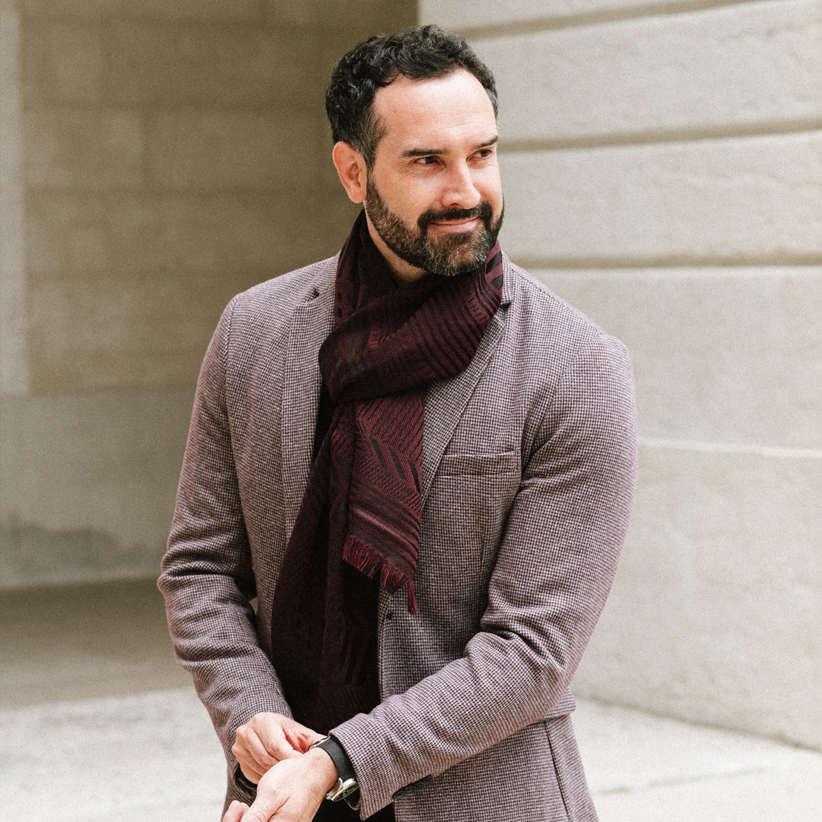 Betjene Adept montage Small men's burgundy scarf made of natural materials | Extremely elegant